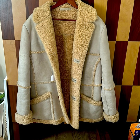 Other - Vintage shearling coat jacket size 44 / fits medium to xl. Firm